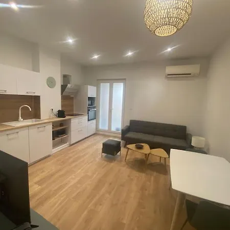 Apartment Le Paisiblement Votre 2 Ch, Terrasse, Clim, Park *