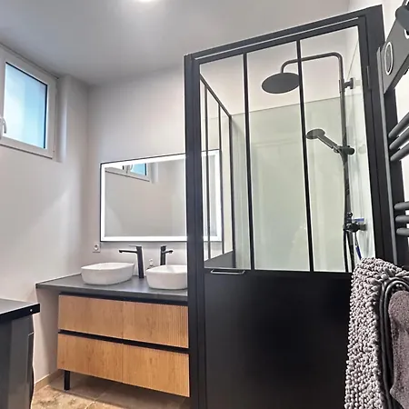 Le Paisiblement Votre 3 Ch, Terrasse, Clim, Park מונטובן